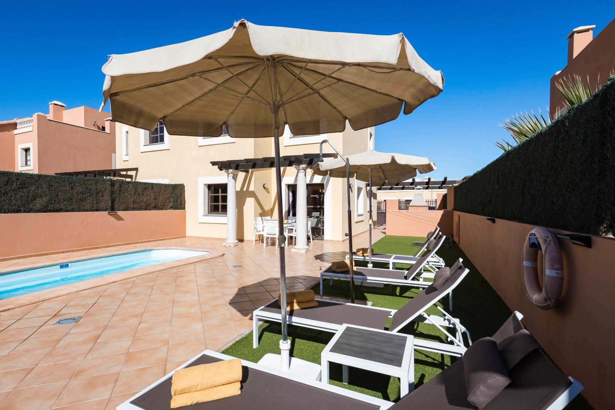 Home2Book Private Pool & Terrace, Aloha Sun Villa コラレホ エクステリア 写真